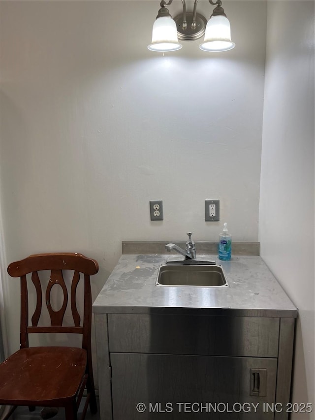 1029 N Kenwood Ave, Broken Arrow, OK 74012 - interior space with vanity