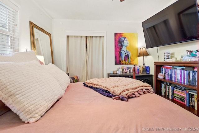 5729 E 25th Pl, Tulsa, OK 74114 - bedroom featuring a closet