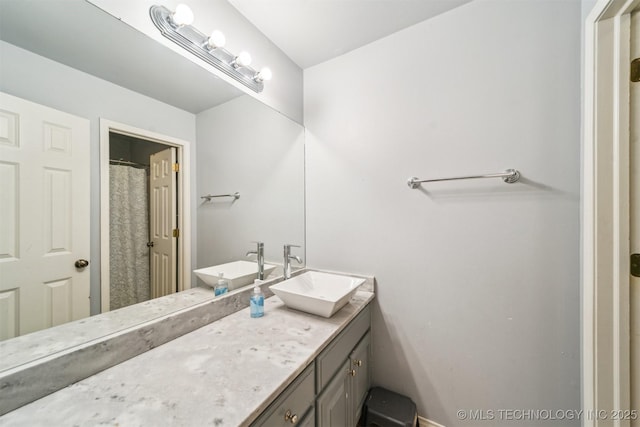 full bath with vanity