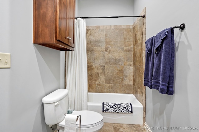 4401 S Quinoa Ave, Broken Arrow, OK 74011 - bathroom featuring toilet and shower / bath combo with shower curtain