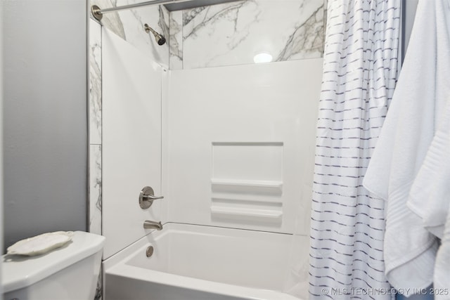 6727 S Richmond Ave Unit 632, Tulsa, OK 74136 - bathroom with shower / bath combo and toilet