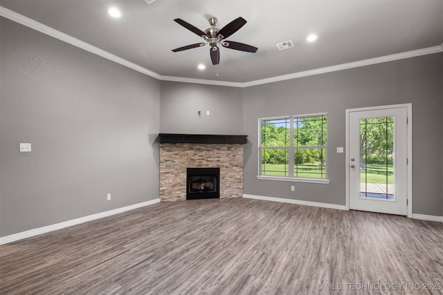 543 Edgewood, Durant, OK 74701 - unfurnished living room featuring wood finished floors, ceiling fan, baseboards, crown molding, and recessed lighting