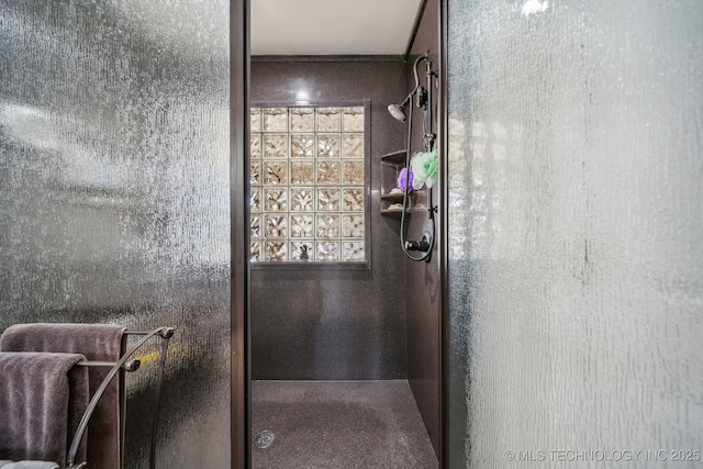 9998 E 460th Rd, Claremore, OK 74017 - full bathroom with a shower stall