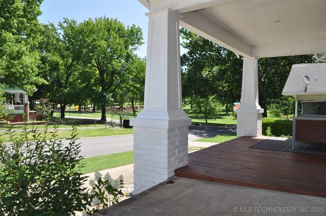 1304 W Easton St, Tulsa, OK 74127 - view of covered porch