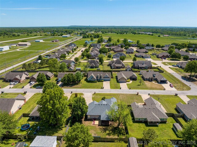 1007 W Beech St, Skiatook, OK 74070 - drone / aerial view featuring a residential view
