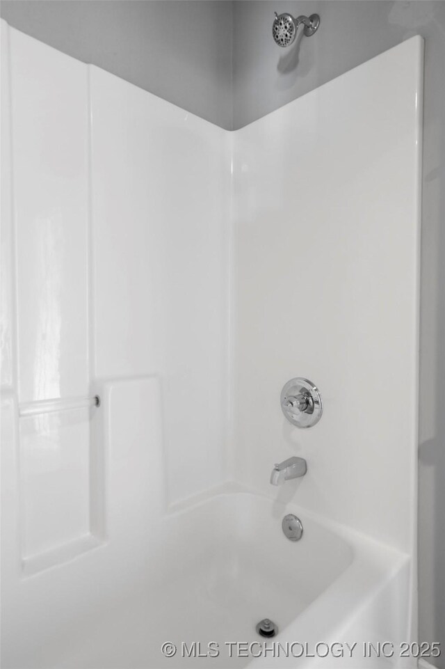 9502 S 73rd E Ave, Tulsa, OK 74133 - bathroom featuring shower / bathtub combination