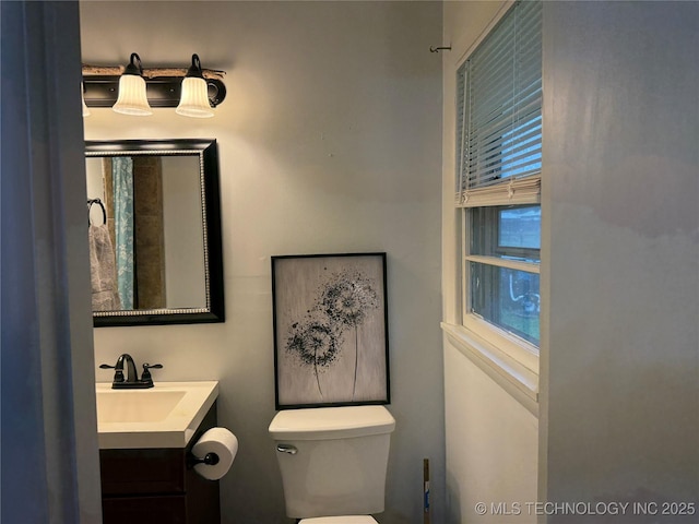 116 S Camden St, Muskogee, OK 74403 - bathroom with toilet and vanity