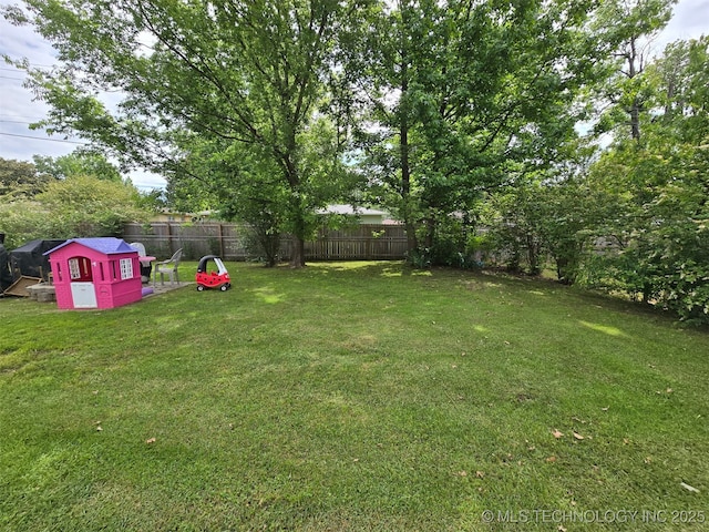116 S Camden St, Muskogee, OK 74403 - view of yard featuring an outdoor structure