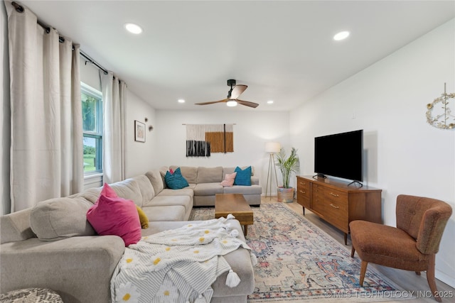 7207 E 166th St, Collinsville, OK 74021 - living area featuring wood finished floors, recessed lighting, ceiling fan, and baseboards