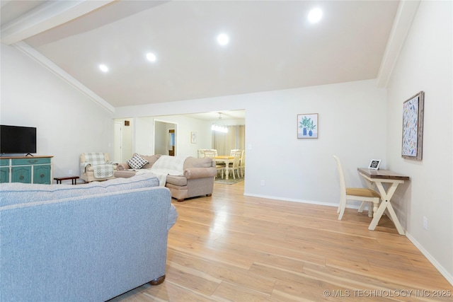 living room featuring ornamental molding, lofted ceiling, baseboards, recessed lighting, and light wood finished floors