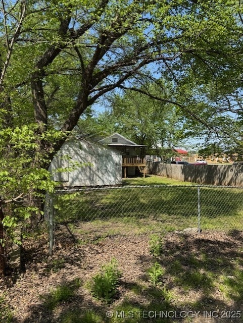 view of yard featuring fence
