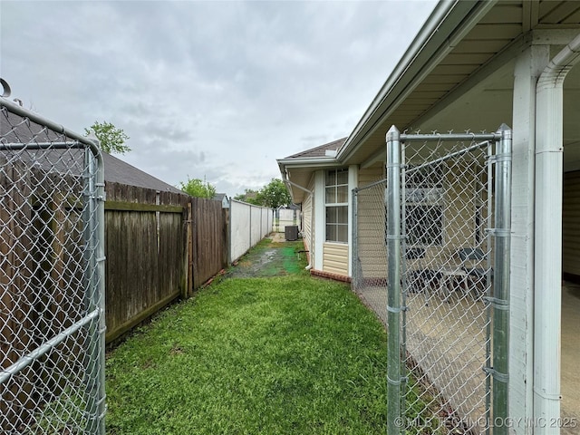 view of yard featuring fence