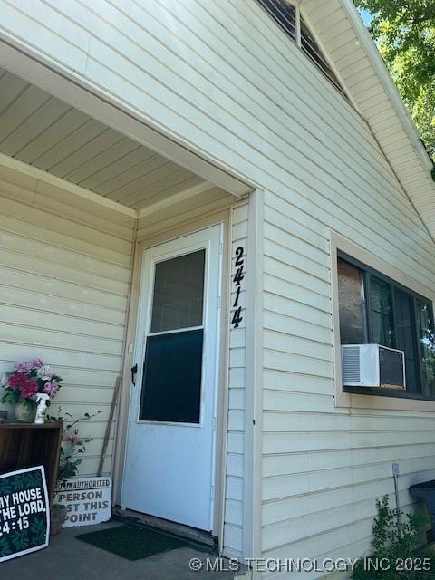 view of entrance to property