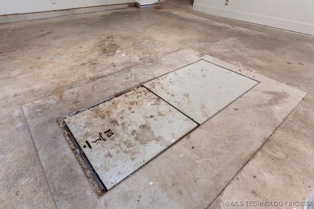 details featuring concrete flooring