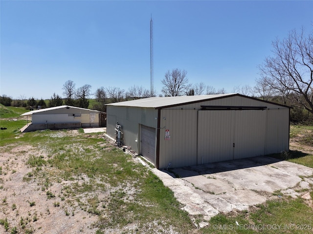 view of detached garage