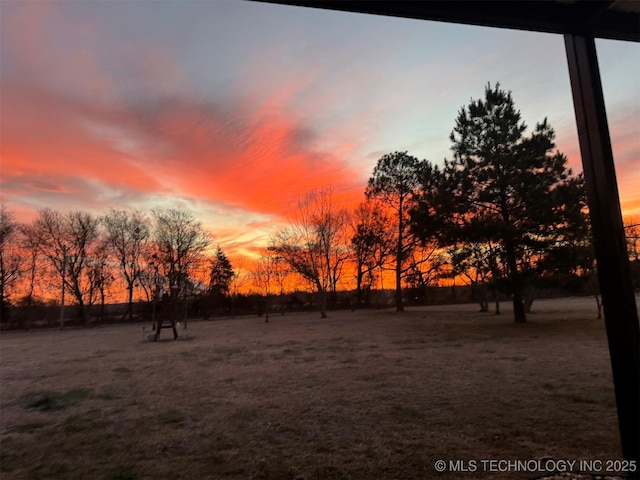 986 N 4430th Rd, Valliant, OK 74764 - view of yard at dusk