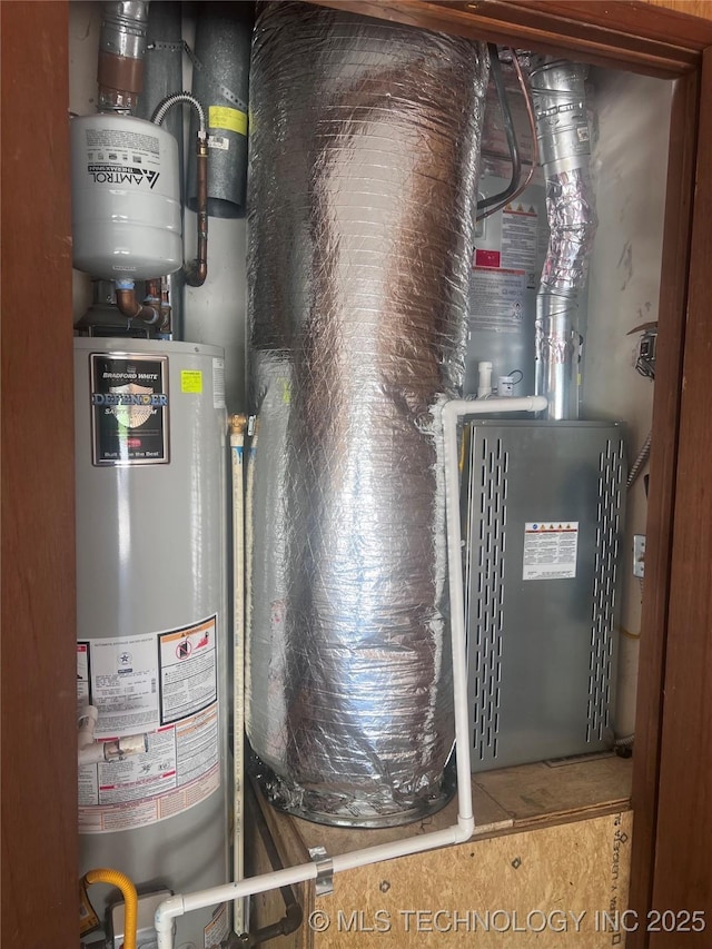2640 W Fort Worth Pl, Broken Arrow, OK 74012 - utilities with water heater