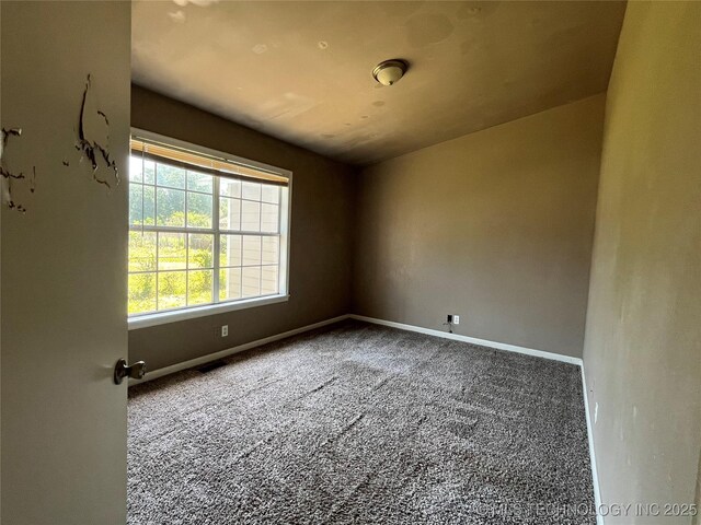304 E 45th Ct, Tulsa, OK 74105 - unfurnished room with carpet floors and baseboards