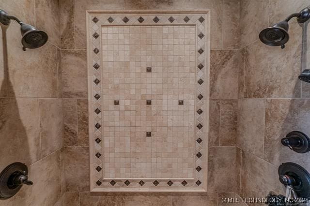 11615 S New Haven Ave, Tulsa, OK 74137 - bathroom featuring tiled shower