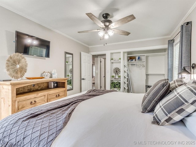 bedroom with crown molding, a ceiling fan, and a closet