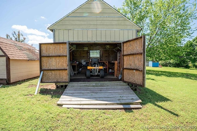 view of outdoor structure with an outdoor structure