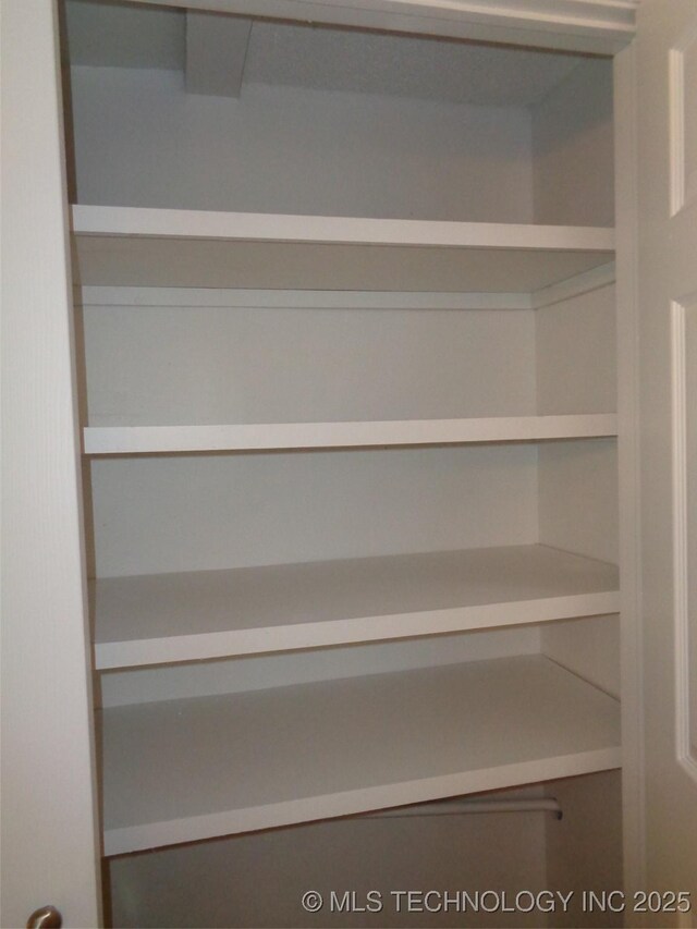 177 Lakeaire Dr, Eufaula, OK 74432 - view of closet