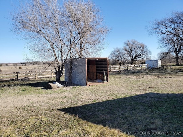824 W Houston St, Okemah, OK 74859 - view of yard