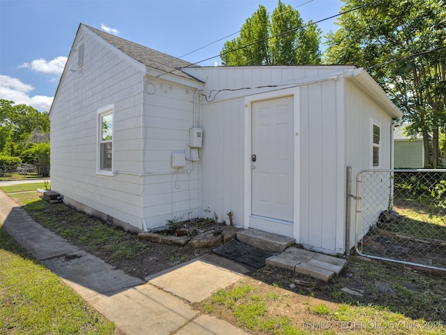2236 S Marion Ave, Tulsa, OK 74114 - view of outbuilding with fence