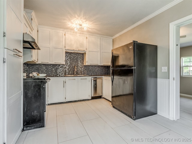 2236 S Marion Ave, Tulsa, OK 74114 - kitchen with a sink, freestanding refrigerator, dark countertops, under cabinet range hood, and dishwasher