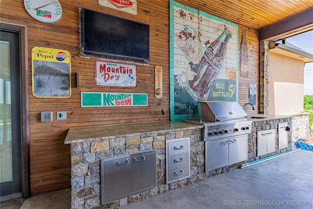 view of patio featuring a sink, grilling area, and area for grilling