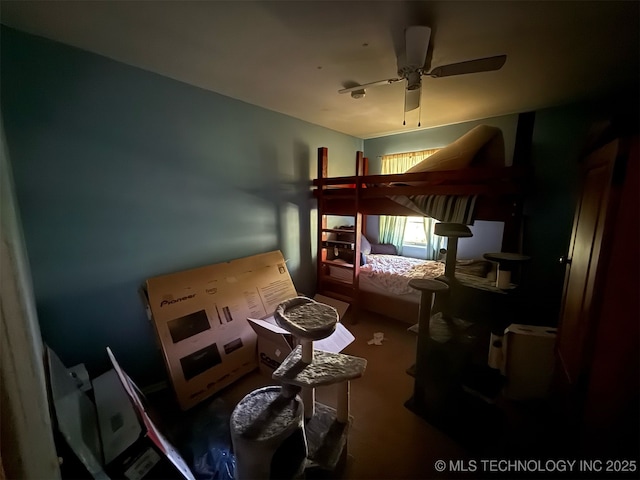 bedroom with ceiling fan