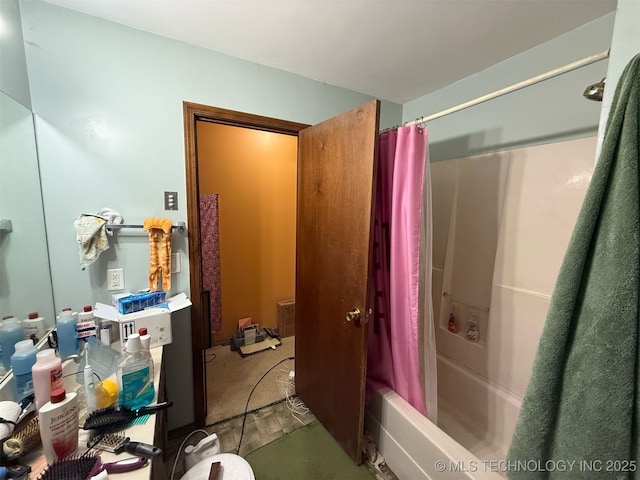 full bath featuring shower / bath combo