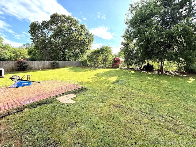view of yard with a patio area