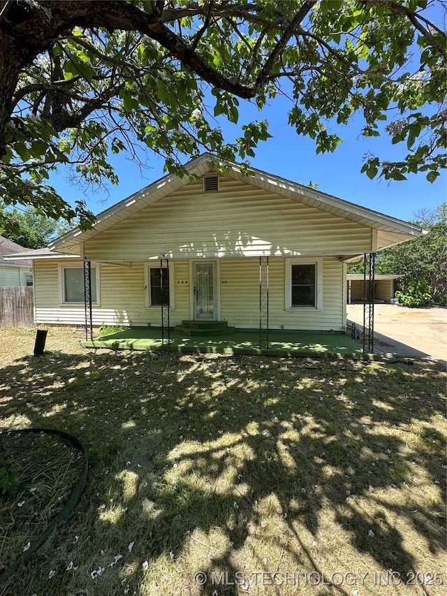 417 E SE, Ardmore, OK 73401 - view of front of home with fence