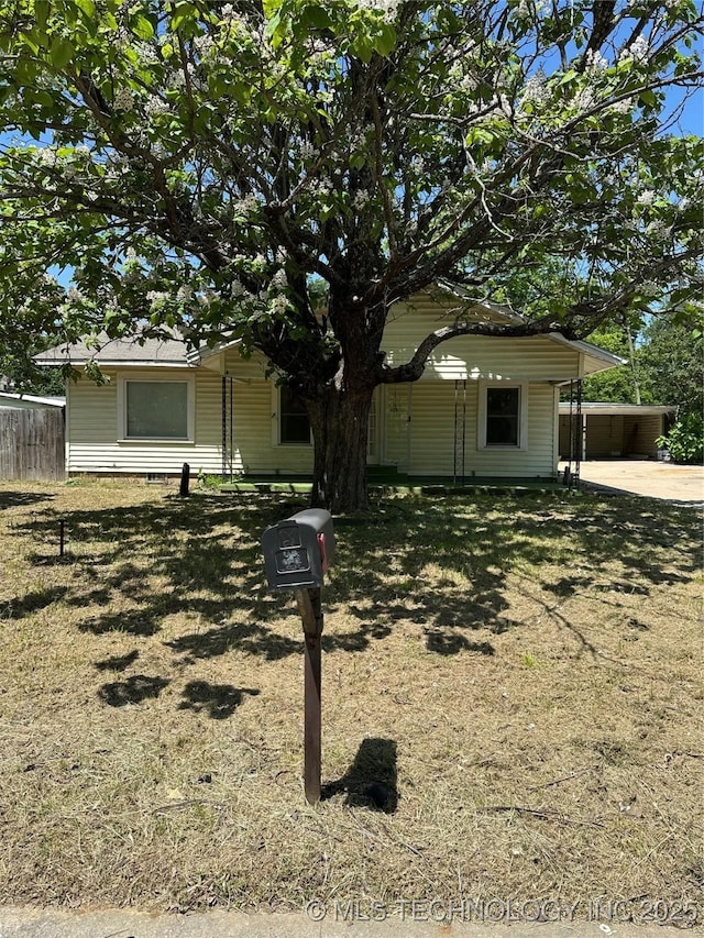 417 E SE, Ardmore, OK 73401 - view of front of property featuring fence