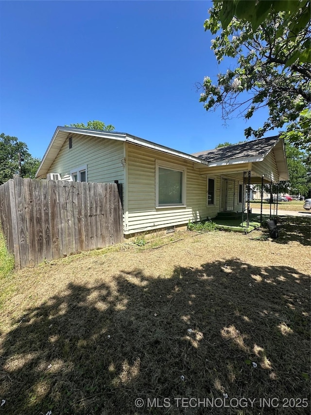 417 E SE, Ardmore, OK 73401 - view of home's exterior with fence