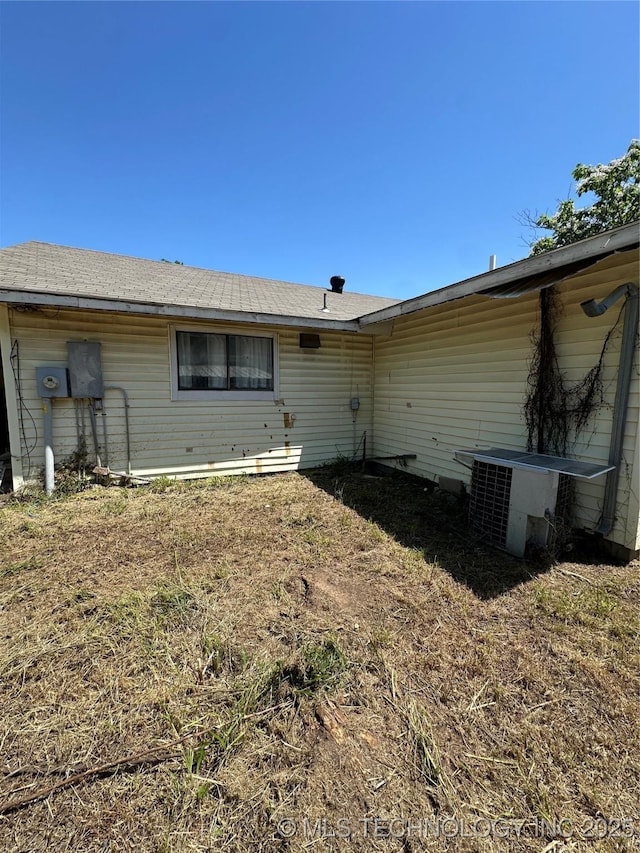 417 E SE, Ardmore, OK 73401 - back of property with cooling unit