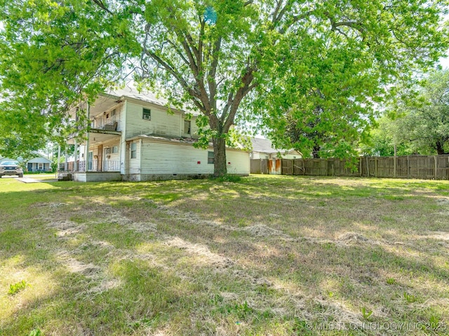 view of yard with fence