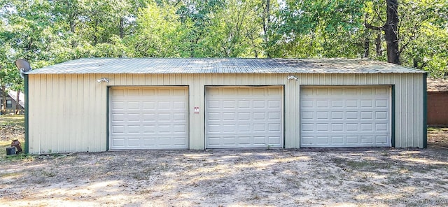 view of detached garage