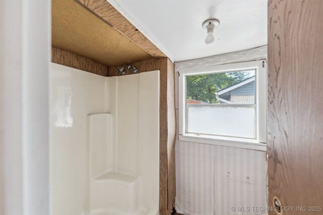 1117 W Chambers Ct, Claremore, OK 74017 - bathroom featuring walk in shower