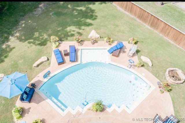 2501 Forest Ridge Parkway, Claremore, OK 74017 - bird's eye view of a pool area