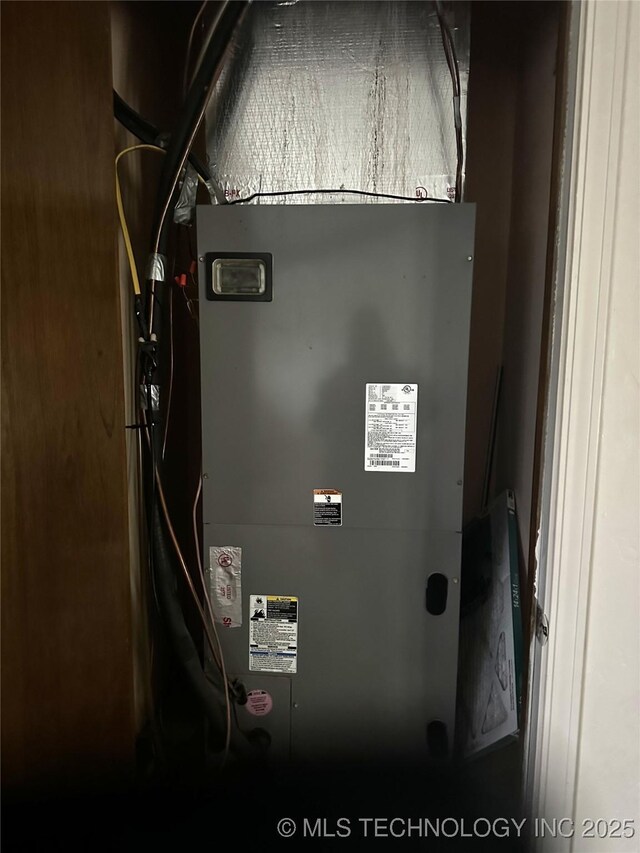 1607 Kay, Durant, OK 74701 - utilities with heating unit