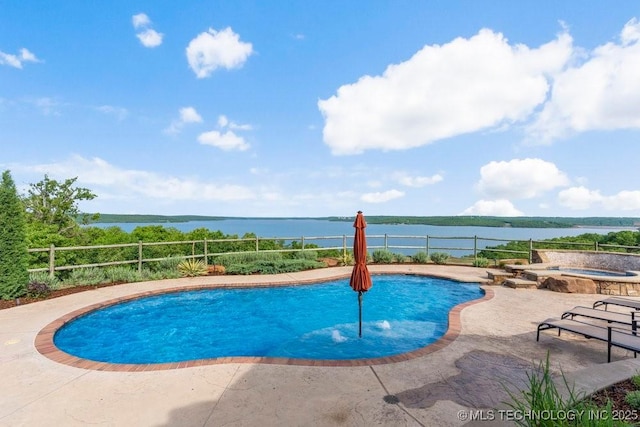 9639 Horizon Cir, Sperry, OK 74073 - view of pool with a water view, an in ground hot tub, fence, a patio area, and a fenced in pool