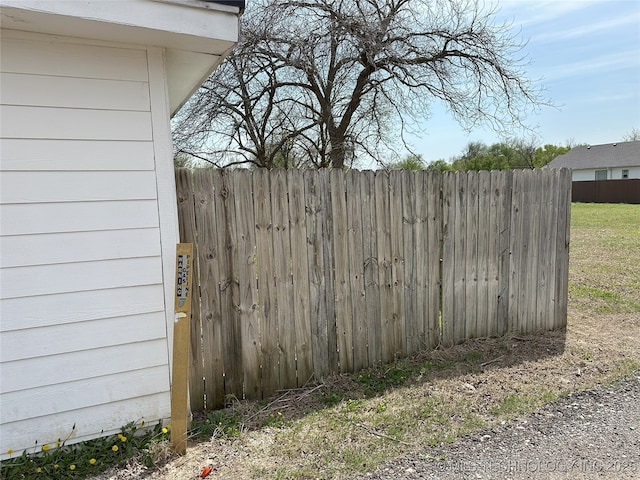 107 S 10th, Davis, OK 73030 - view of yard