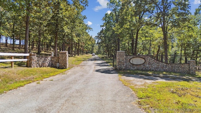 E 304 Road, Grove, OK 74344