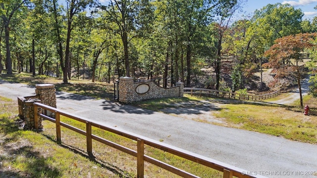 E 304 Road, Grove, OK 74344