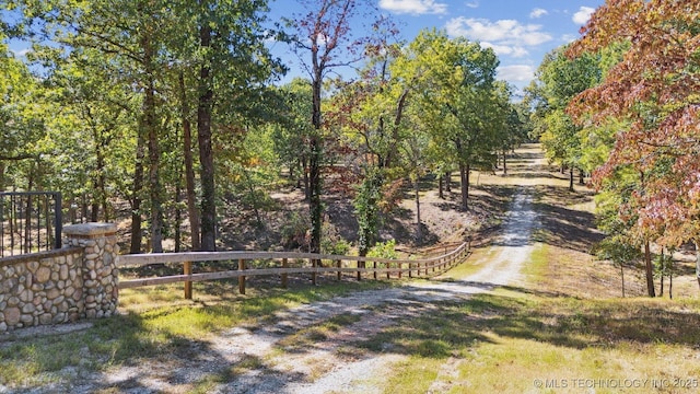 E 304 Road, Grove, OK 74344