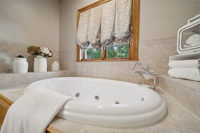 5263 Oak Leaf Dr, Tulsa, OK 74131 - full bathroom featuring a jetted tub