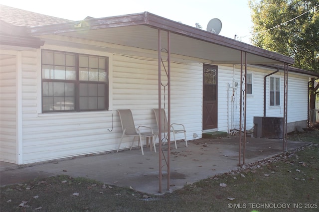 611 Kali Inla, Hartshorne, OK 74547 - view of front of home featuring a patio area