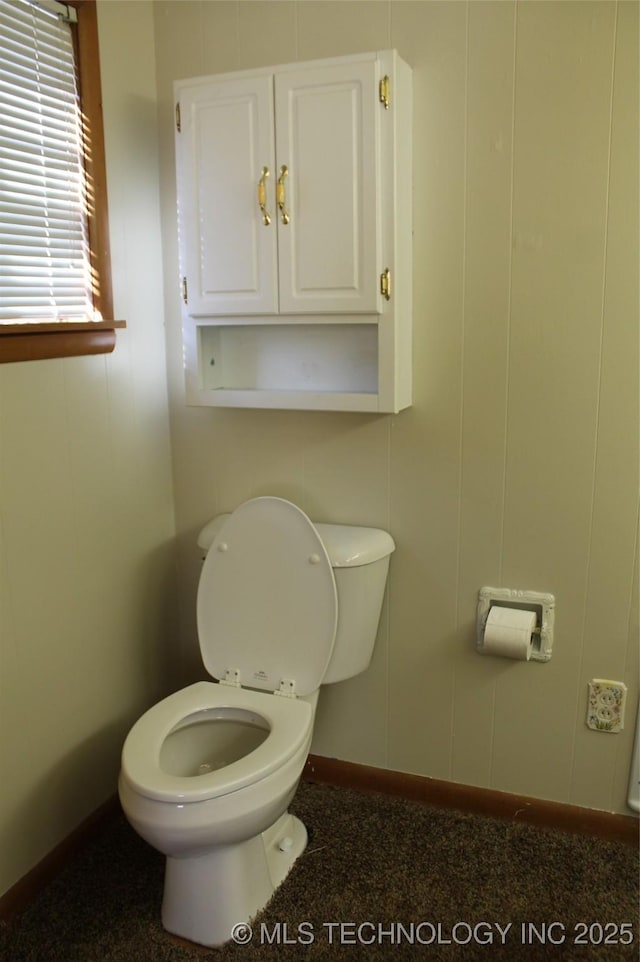 611 Kali Inla, Hartshorne, OK 74547 - bathroom featuring baseboards and toilet